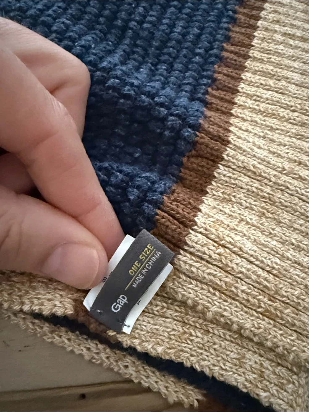 GAP Men’s Ribbed Knit Scarf in Navy, Beige & Brown